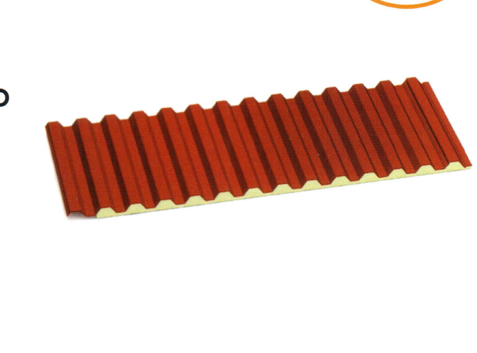 Una lamiera ondulata rossa con un bordo giallo su uno sfondo bianco.